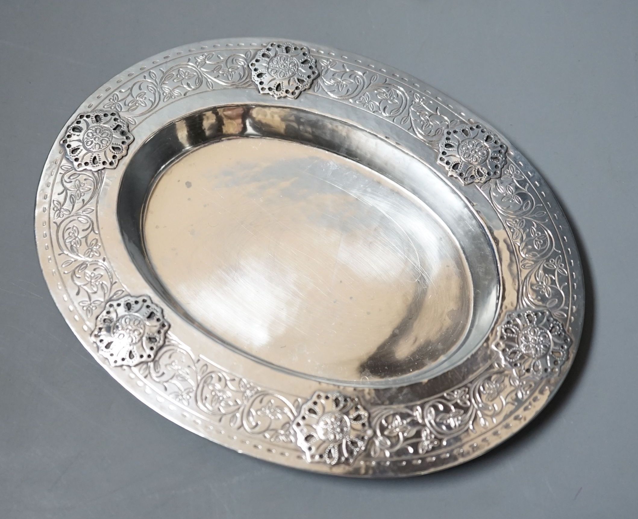 A George V Arts & Crafts Liberty & Co oval stand or shallow dish, Birmingham, 1929, 16.7cm, 3.5oz.
